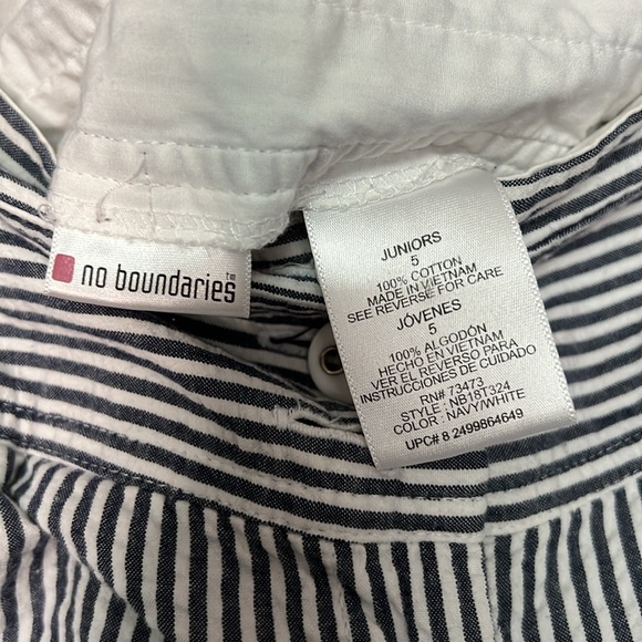 No Boundaries Blue & White Striped Seersucker Flare Pants - size 5 - Picture 6 of 8